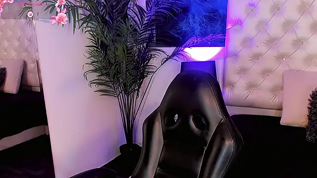 Keira_Fox31 webcam
