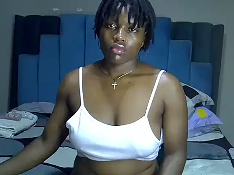 melanin_moon live cam on StripChat