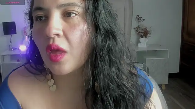 JadeBellee live cam on StripChat
