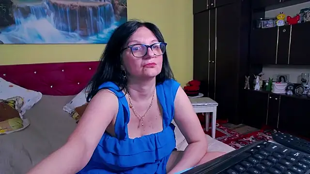 AlexaMorreno live cam on StripChat
