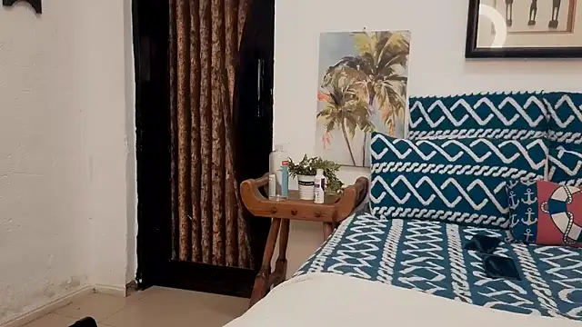 GiantBootyMilf live sex cam