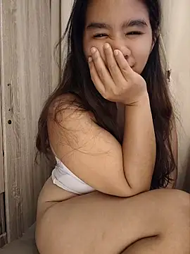 Kissy07 live cam on StripChat