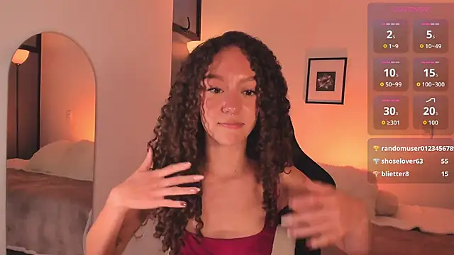 ChloeMoreti live cam on StripChat