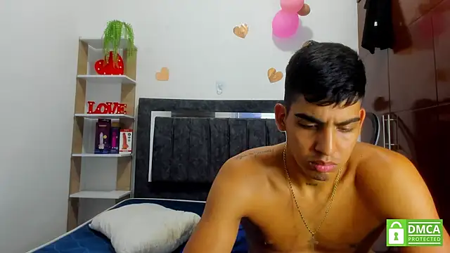 Grace_and_Milo live cam on StripChat