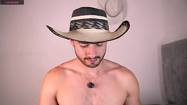 aydan_hw live cam on StripChat