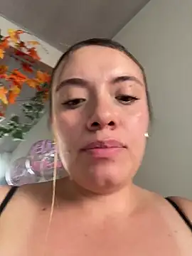 valery_mora webcam