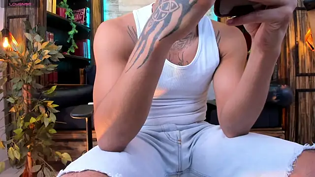 Donovan_Desmond live cam on StripChat