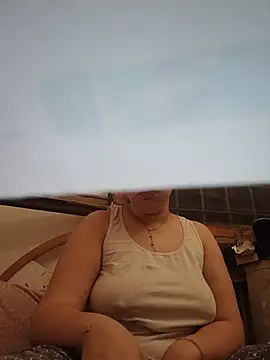 saralamiss live cam on StripChat