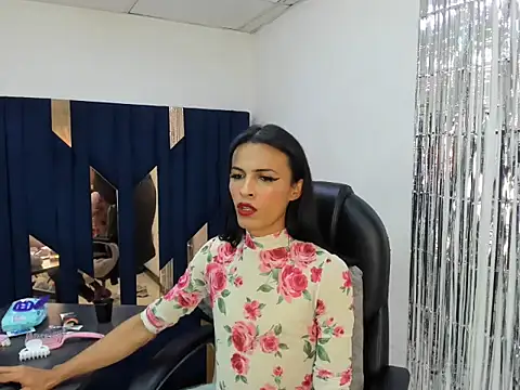 Aisha_hotts777 live cam on StripChat