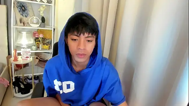 davincihugecock live cam on StripChat