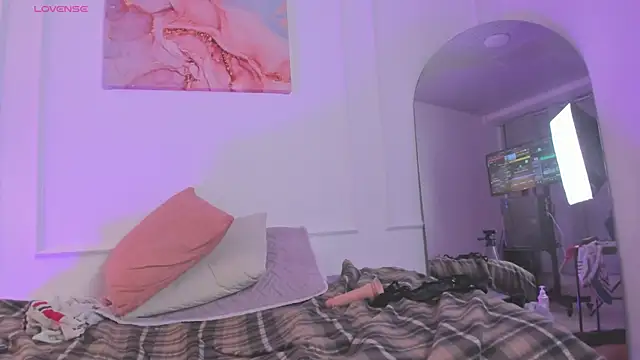 Eva-Millss live cam on StripChat