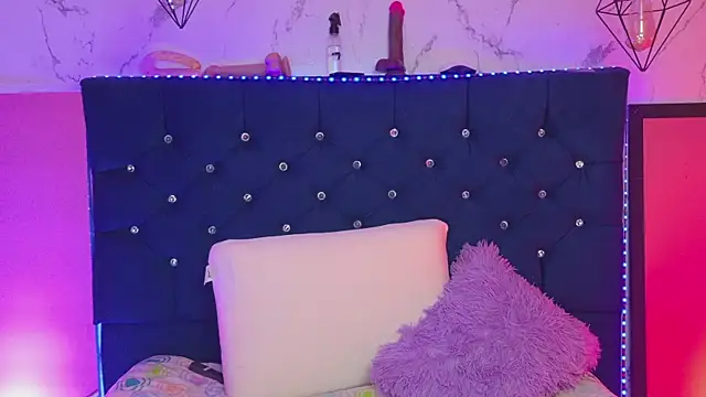 Dakotaa_Johnson webcam