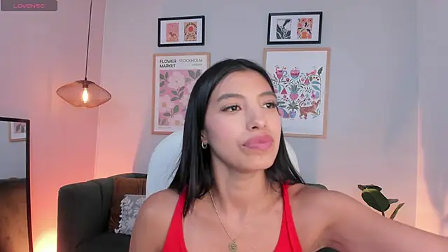 Tiffany_Low webcam
