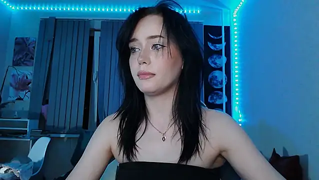 cutefrendlyuser live cam on StripChat