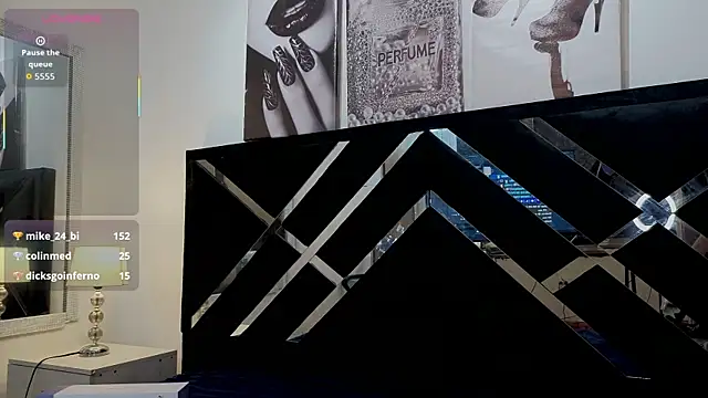 Un_Sluttyy live cam on StripChat