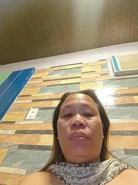 squirtshantal live cam on StripChat