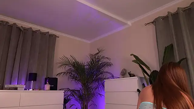 Tinydoll_XO webcam