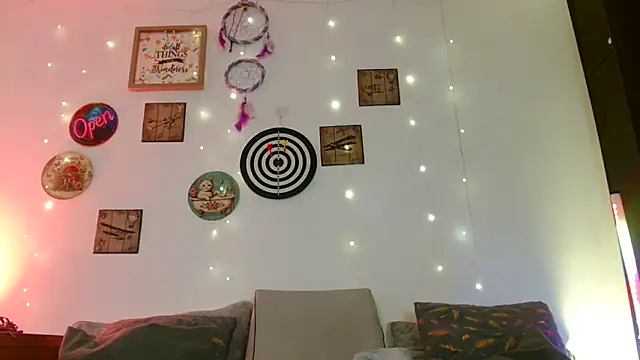 Katicalatinmilf live cam on StripChat