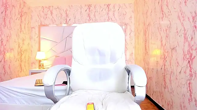 Emily_Whinfre webcam