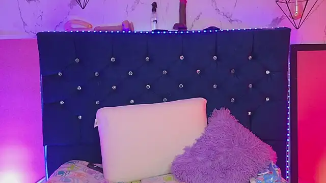 Dakotaa_Johnson webcam