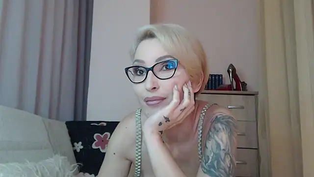 JADAPink___ webcam