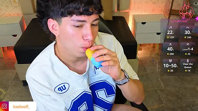 kaelwolf_tay webcam