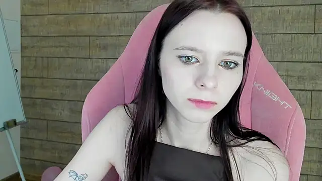 ArinaKubrick webcam