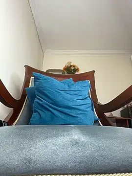 LilaRvsh live cam on StripChat