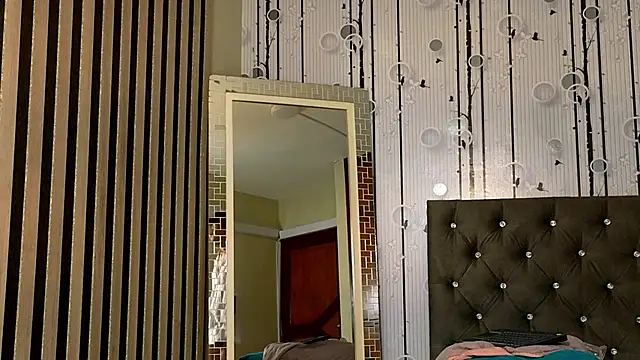 Alex_Bloom webcam