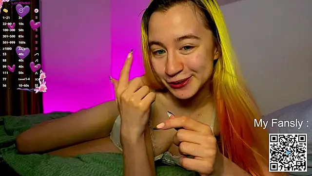Emilya201 webcam