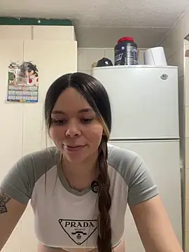 carolina16love live cam on StripChat