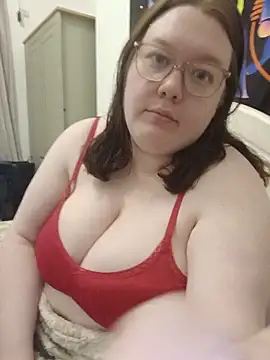 Sexycurvyemilyy webcam