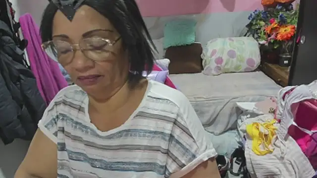 Mrs_mommy_ webcam