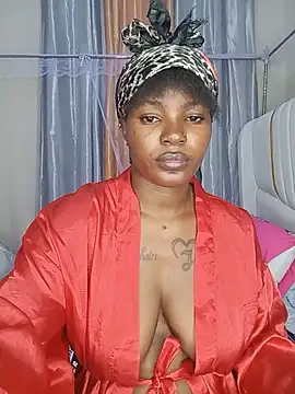 TrishaKalid webcam