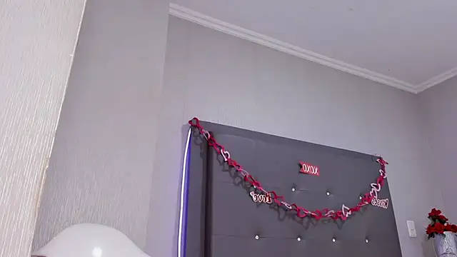 emma_lye (F teen) - 🍑🔥full naked + show oil🍑🔥