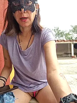 LunaSweetLove live cam on StripChat