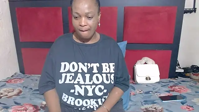 MaximTease24 webcam