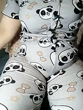 Aomtiz8 live cam on StripChat