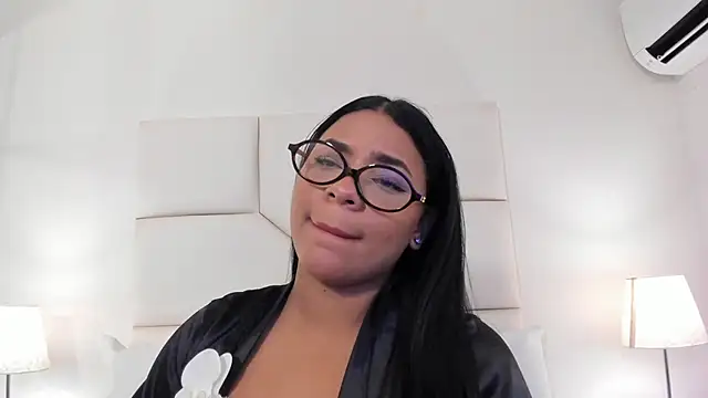 lilly_williamss live cam on StripChat