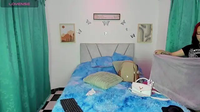 Megam_white webcam