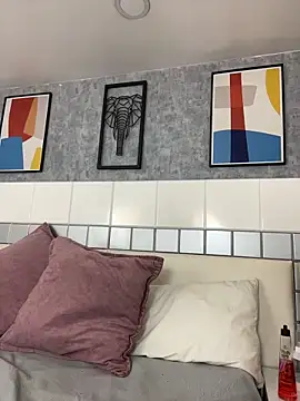 SusanneGrace webcam