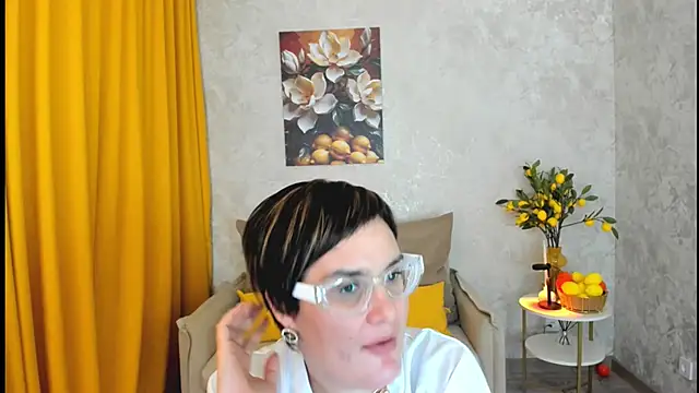 MayaNoire webcam