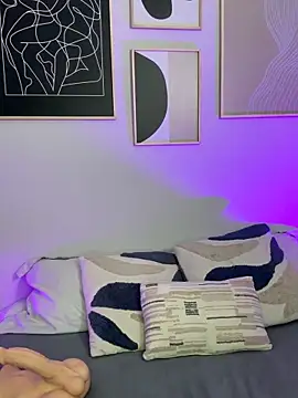 _Nicoletteshea_ webcam
