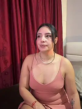 Freyja_soh live cam on StripChat