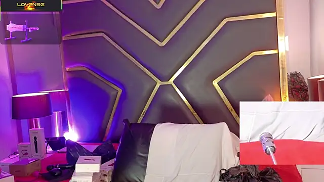 Scarlettt_Ass live cam on StripChat