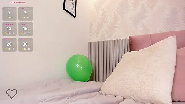 Kimmie_kaboom_x live cam on StripChat