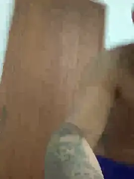 Novindot23cm's live cam