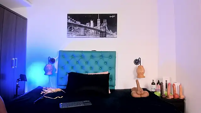 juliana_13 live cam on StripChat