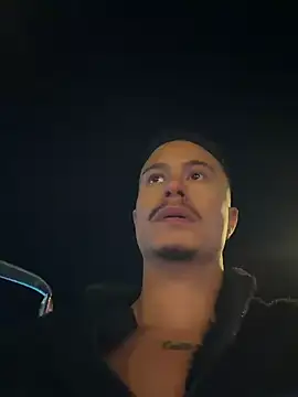 DominickSullivan's live cam