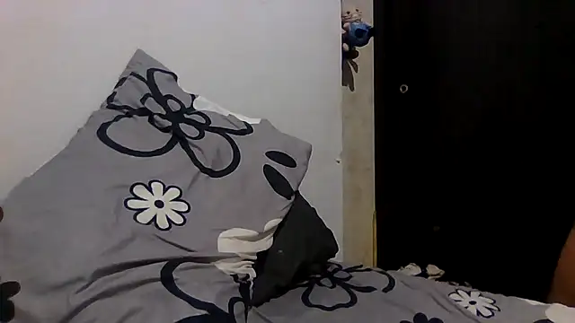 yesica2507 live cam on StripChat